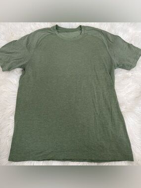 lululemon athletica Men's Sage Green Short Sleeve Crew